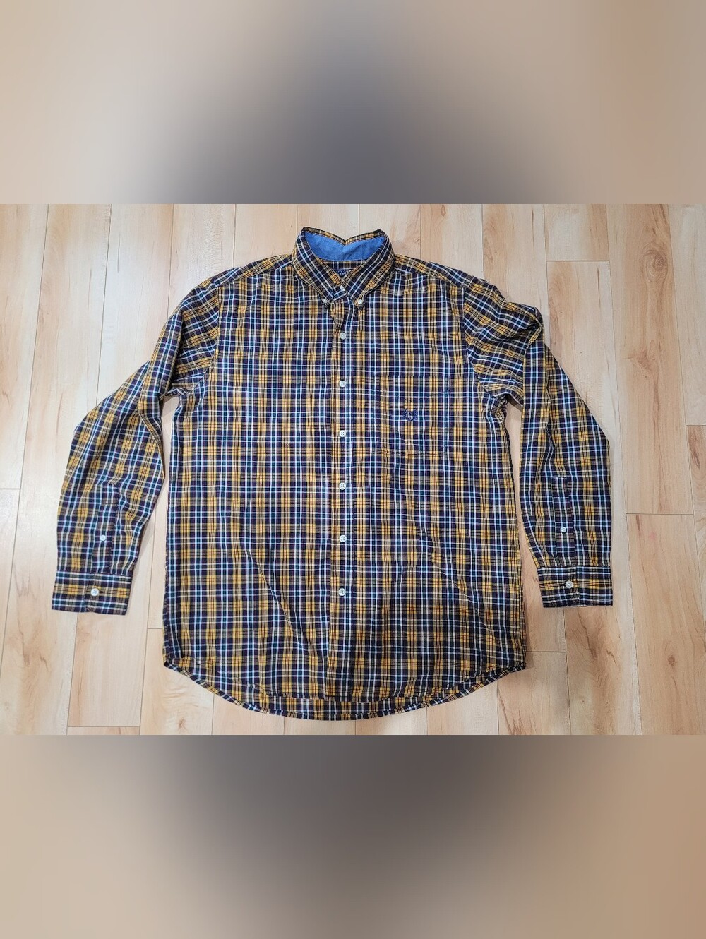Chaps men's size medium button up shirt